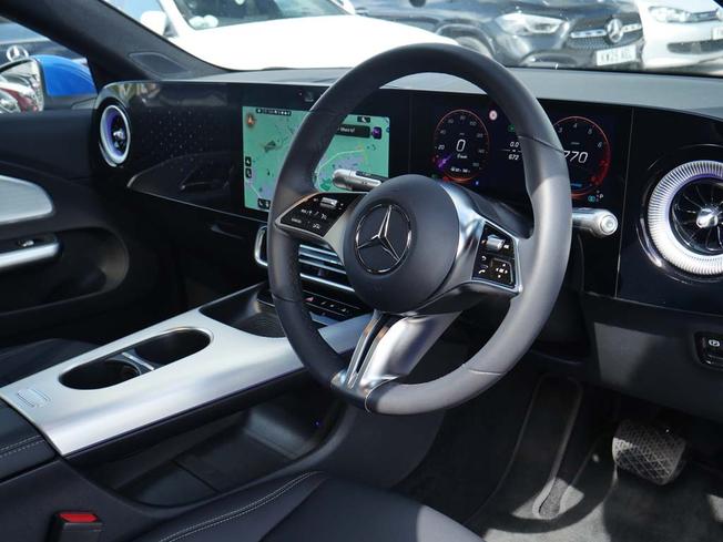 MERCEDES-BENZ CLA Class Photo 32
