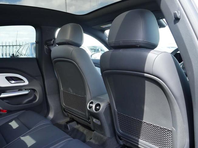 MERCEDES-BENZ CLA Class Photo 33