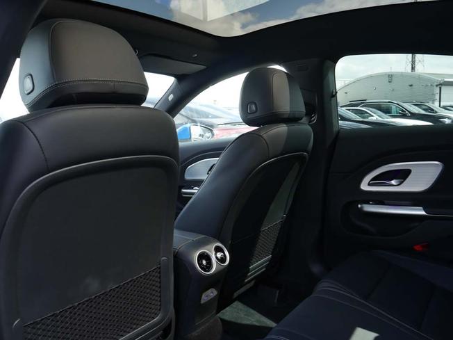 MERCEDES-BENZ CLA Class Photo 37