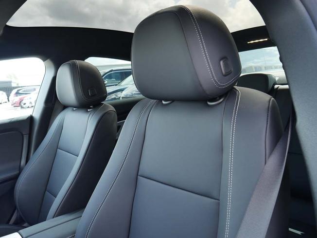 MERCEDES-BENZ CLA Class Photo 45