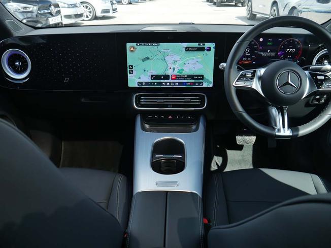 MERCEDES-BENZ CLA Class Photo 5
