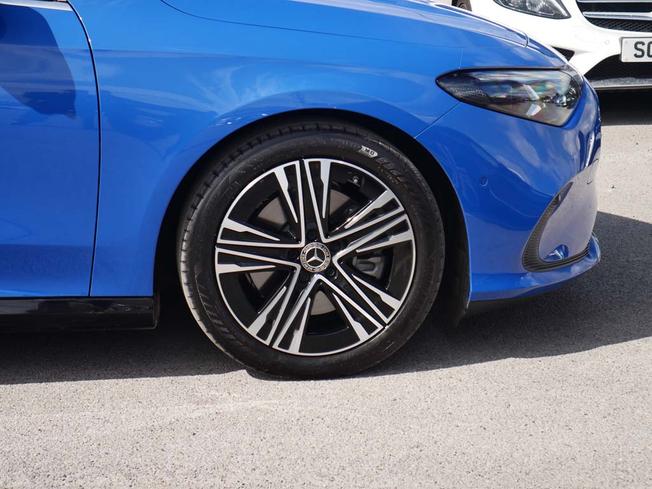 MERCEDES-BENZ CLA Class Photo 6