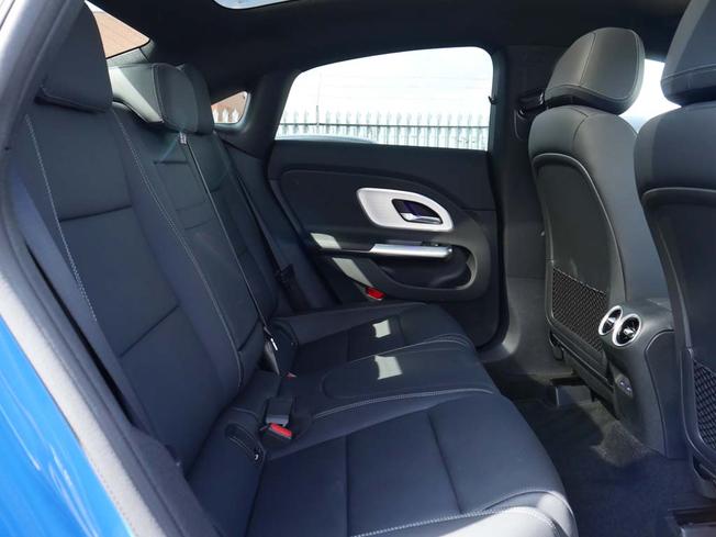 MERCEDES-BENZ CLA Class Photo 8