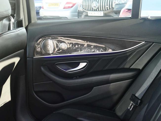 MERCEDES-BENZ E Class Photo 19