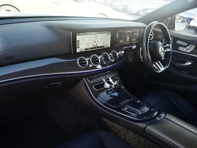 MERCEDES-BENZ E Class Photo 3