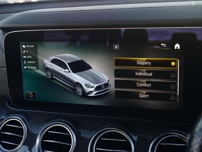 MERCEDES-BENZ E Class Photo 32