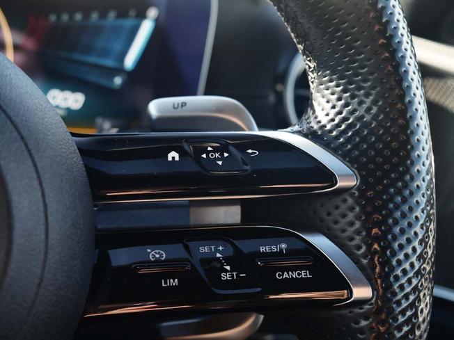 MERCEDES-BENZ E Class Photo 48
