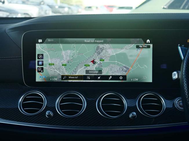 MERCEDES-BENZ E Class Photo 5
