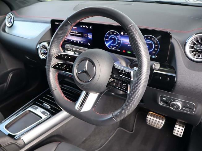 MERCEDES-BENZ Eqa Photo 14