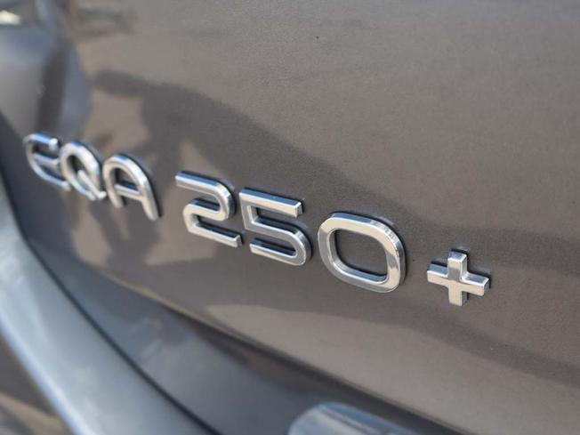 MERCEDES-BENZ Eqa Photo 19
