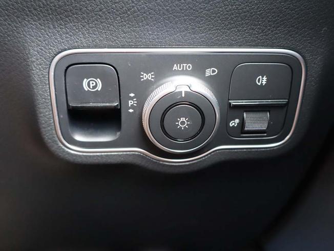 MERCEDES-BENZ Eqa Photo 28