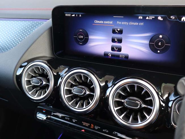 MERCEDES-BENZ Eqa Photo 31