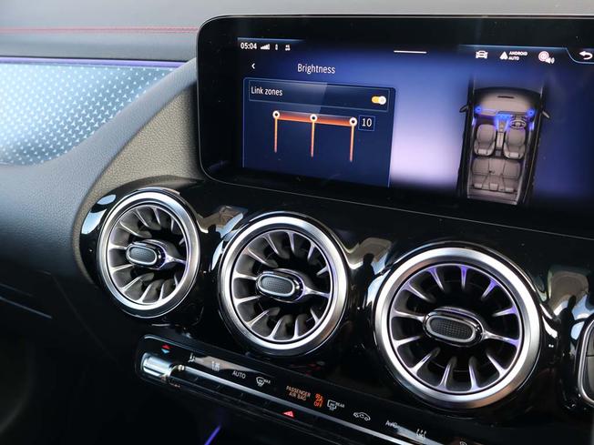 MERCEDES-BENZ Eqa Photo 37