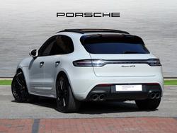 PORSCHE Macan Photo 2