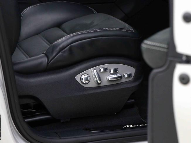 PORSCHE Macan Photo 28