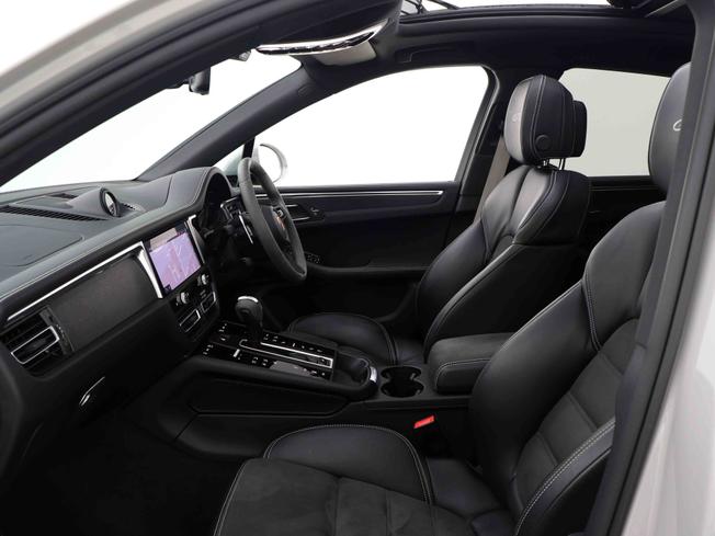PORSCHE Macan Photo 3