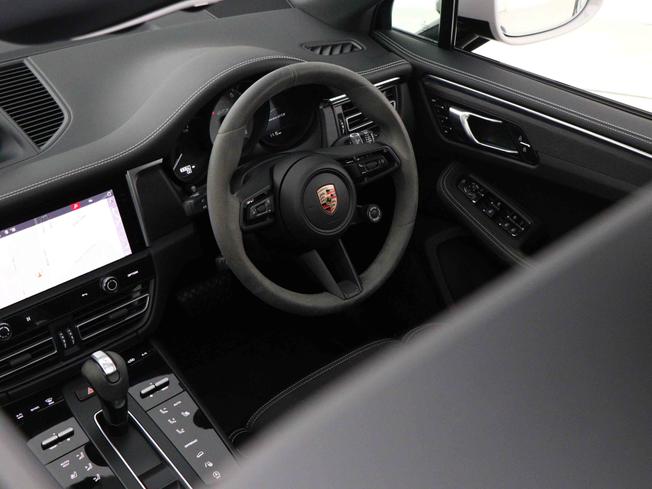 PORSCHE Macan Photo 39
