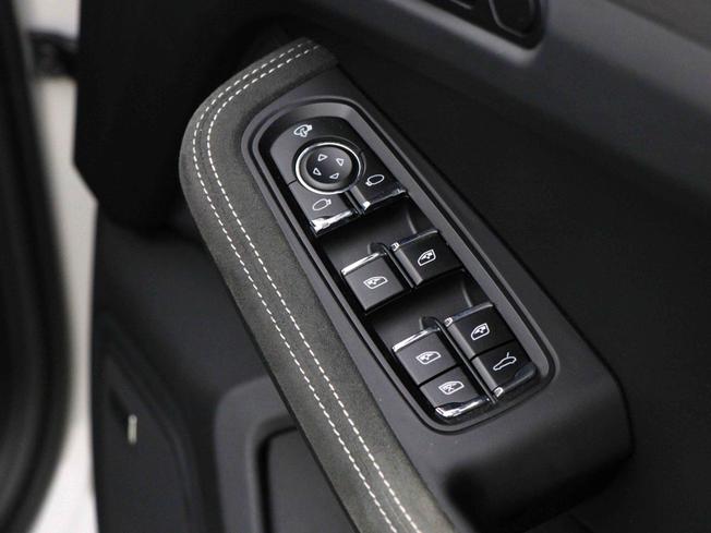 PORSCHE Macan Photo 42