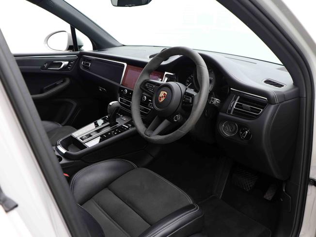 PORSCHE Macan Photo 44