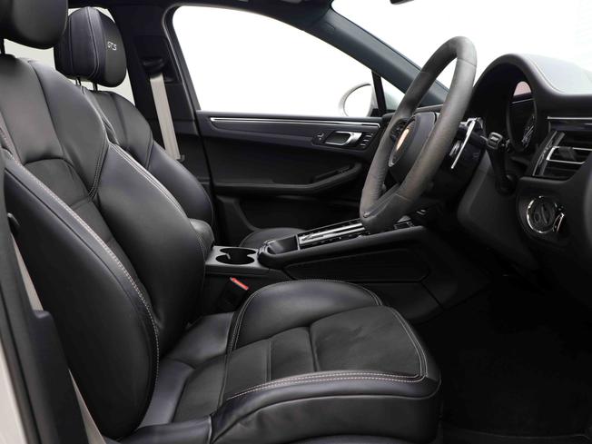 PORSCHE Macan Photo 45