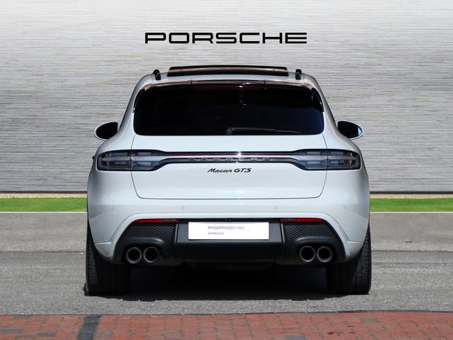 PORSCHE Macan Photo 8