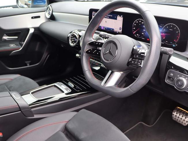 MERCEDES-BENZ A Class Photo 17
