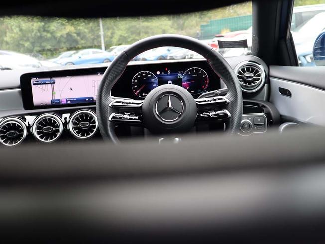 MERCEDES-BENZ A Class Photo 18
