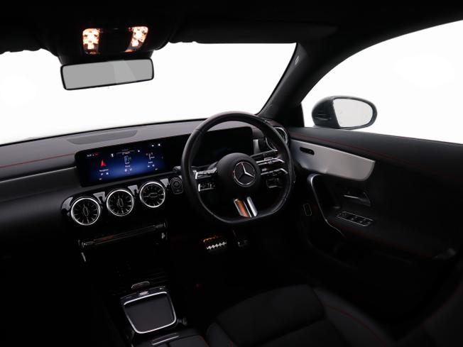 MERCEDES-BENZ CLA Class Photo 21