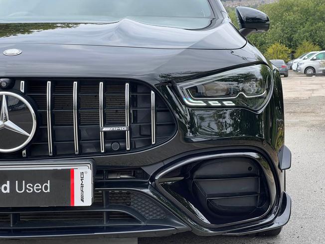 MERCEDES-BENZ CLA Class Photo 18