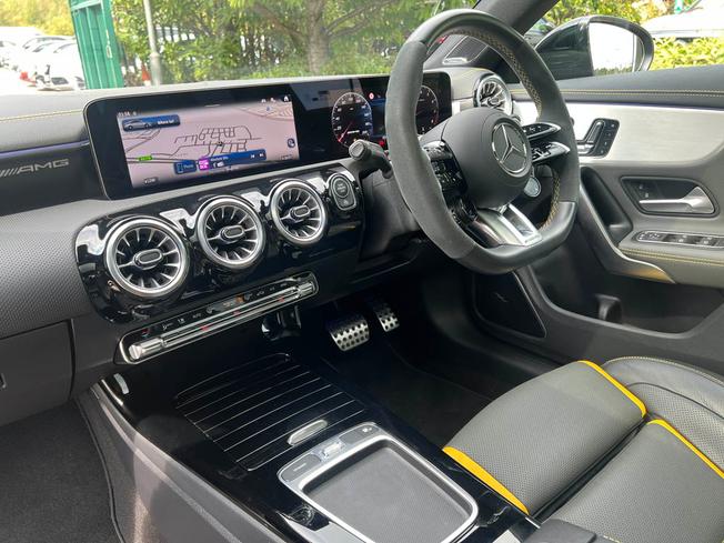 MERCEDES-BENZ CLA Class Photo 3