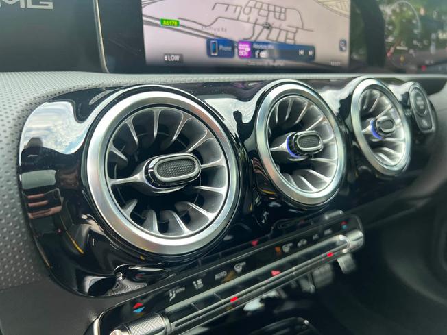 MERCEDES-BENZ CLA Class Photo 44