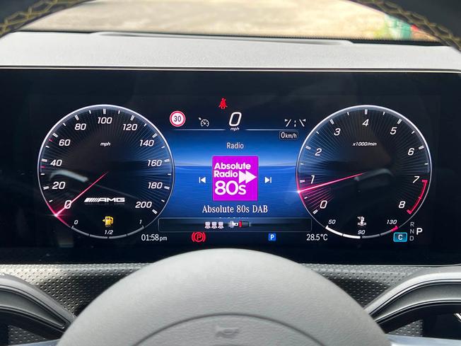 MERCEDES-BENZ CLA Class Photo 49