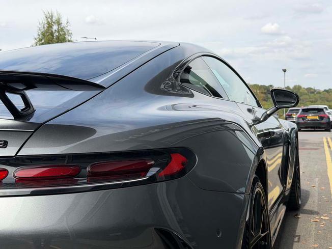 MERCEDES-BENZ AMG GT Photo 16