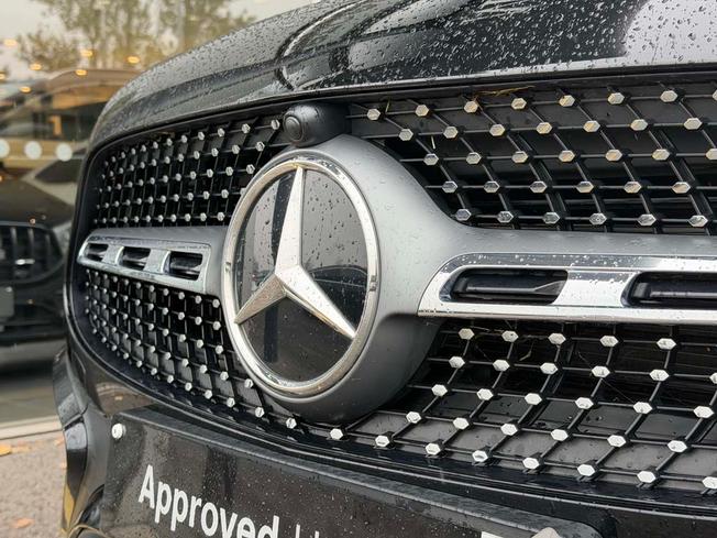 MERCEDES-BENZ GLA Photo 13