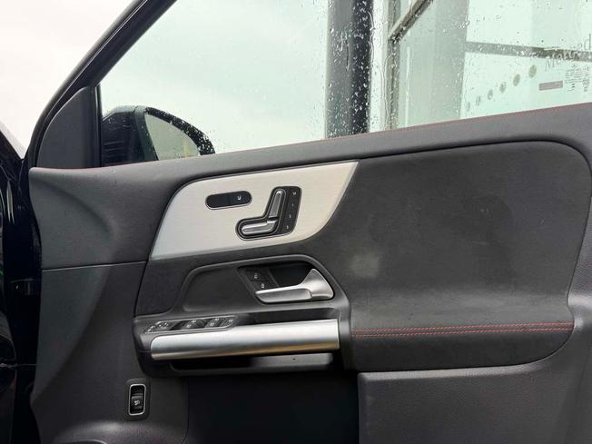 MERCEDES-BENZ GLA Photo 22