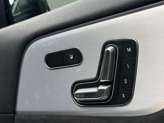MERCEDES-BENZ GLA Photo 23