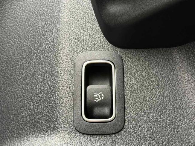 MERCEDES-BENZ GLA Photo 24