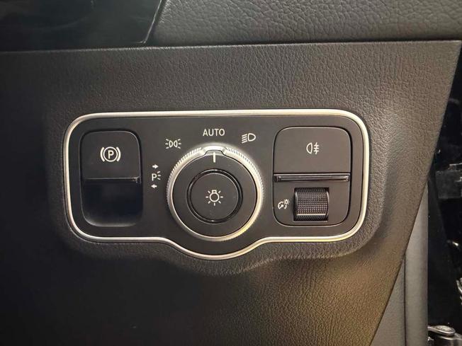 MERCEDES-BENZ GLA Photo 26