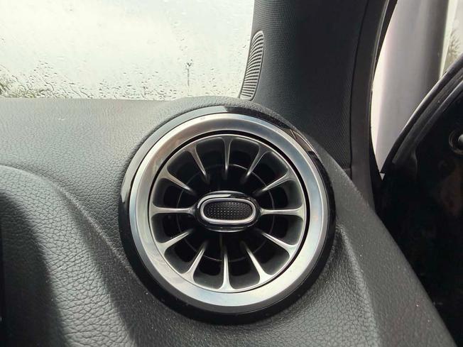 MERCEDES-BENZ GLA Photo 27