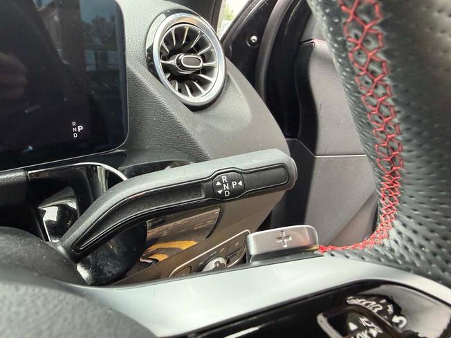 MERCEDES-BENZ GLA Photo 29