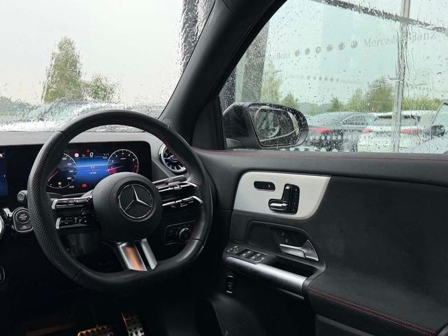 MERCEDES-BENZ GLA Photo 43