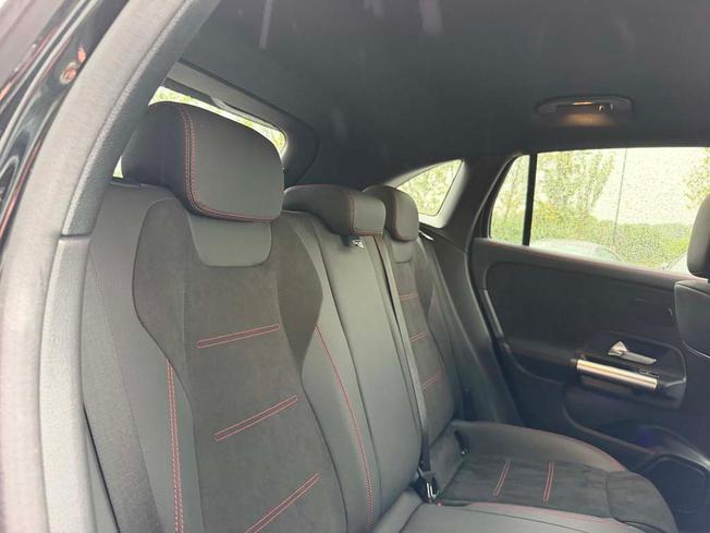 MERCEDES-BENZ GLA Photo 8