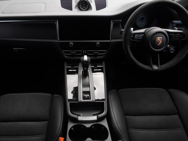 PORSCHE Macan Photo 10