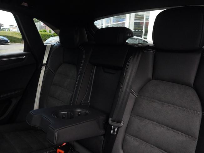 PORSCHE Macan Photo 15