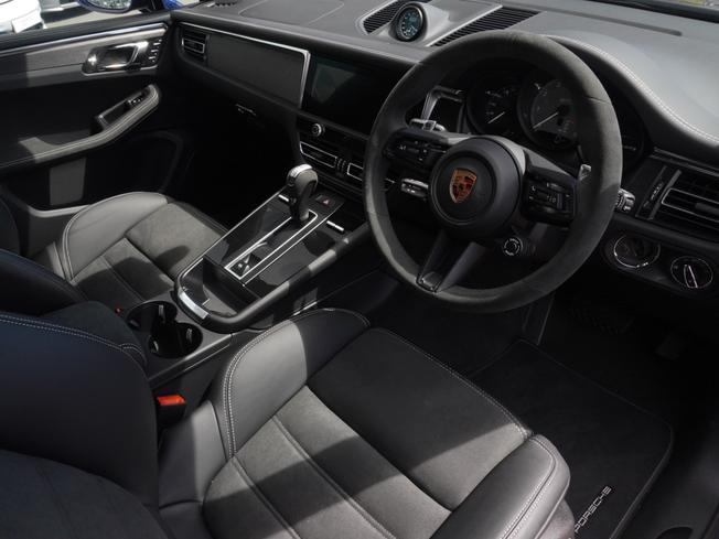 PORSCHE Macan Photo 3