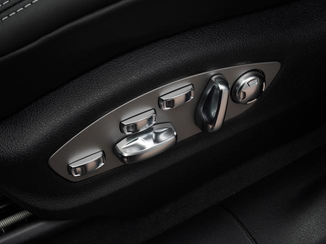 PORSCHE Macan Photo 30