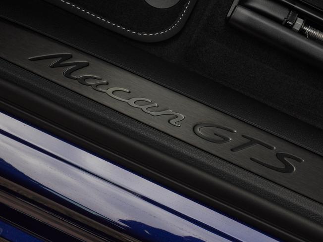 PORSCHE Macan Photo 31