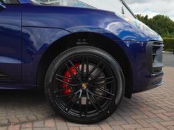 PORSCHE Macan Photo 4