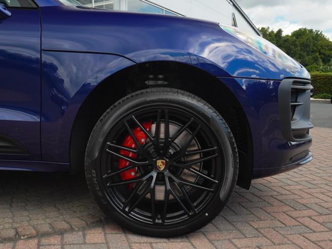 PORSCHE Macan Photo 4