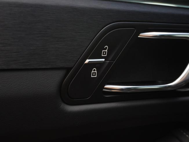 PORSCHE Macan Photo 40